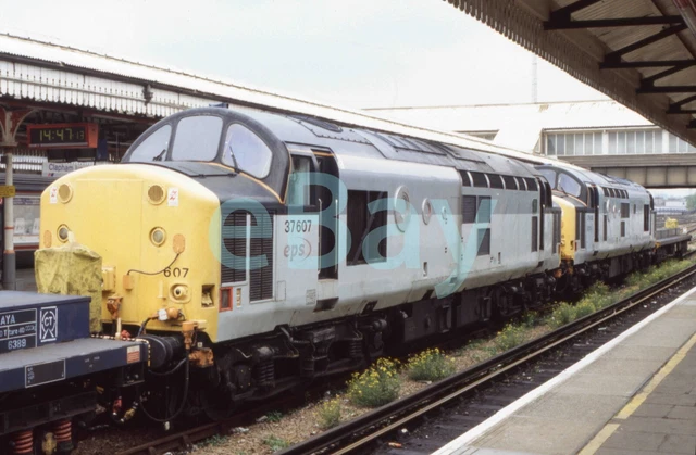 35MM RAILWAY SLIDE of Class 37 37607 @ Clapham Junction Copyright to ...