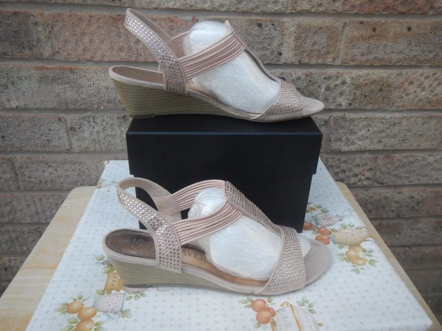 PAVERS BEIGE DIAMANTE Sling Back Comfort Wedge Sandals Size 6 Nwot