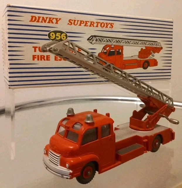 Camion De Pompier Dinky Toys 955 – Made In England – Zamak Échelle 1:55