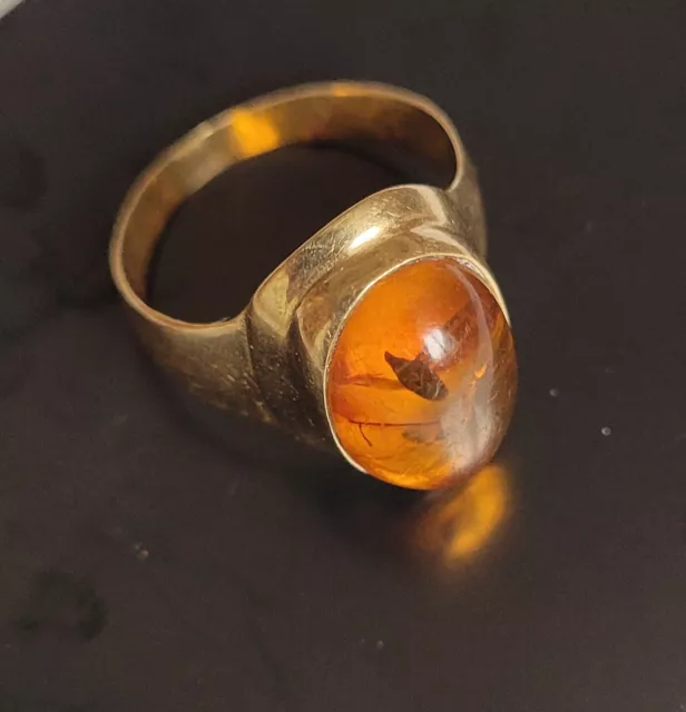 Bague or 18 carats. Ambre .Taille 52. Poids 5gr. 2