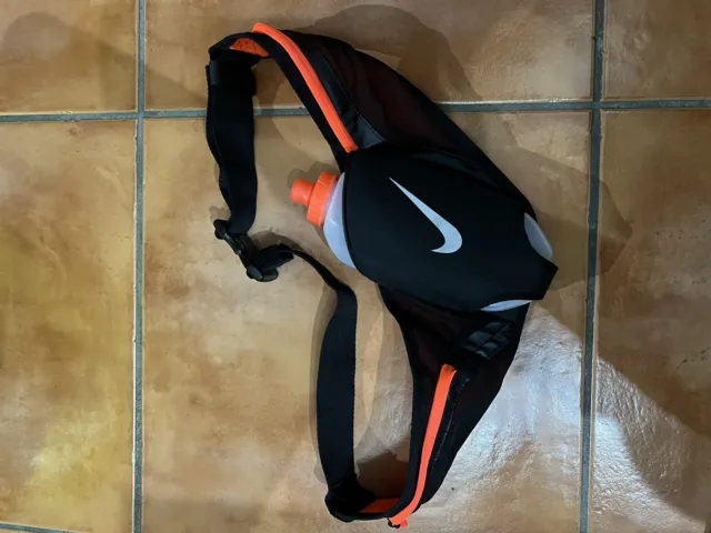 Nike Large Unisex 20oz Flask Hydration Running Belt Adjustable 2 Zip Pockets