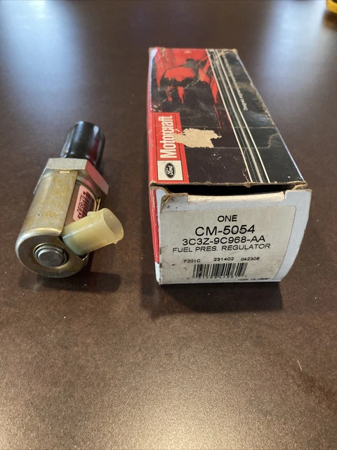 NOS CM-5054 Genuine OEM MOTORCRAFT FORD 6.0L IPR VALVE 3C3Z-9C968-AA