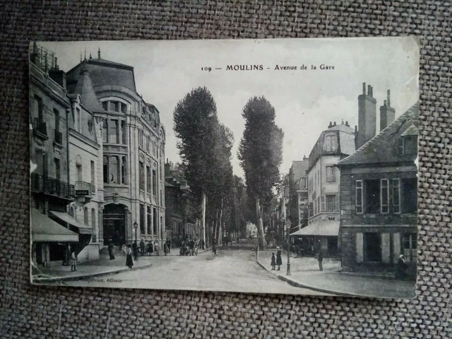 Cpa Moulins Avenue De La Gare