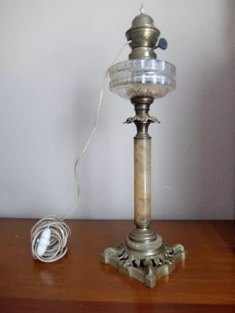 lampe à pétrole ancienne