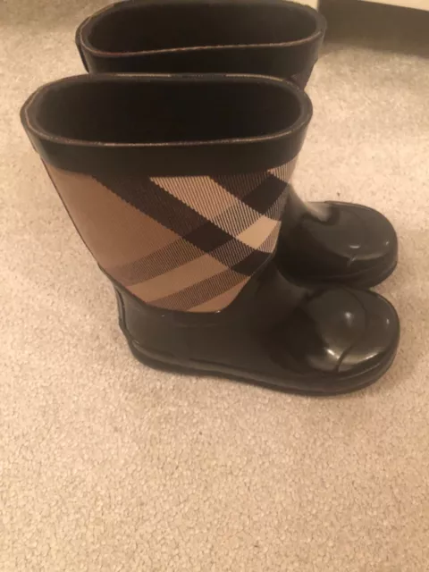 Burberry deals wellies sale