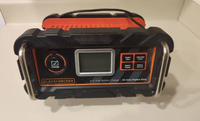 Black and Decker 12 Volt - 15 Amp Bench Charger with 40 Amp Engine Start- BC15BD