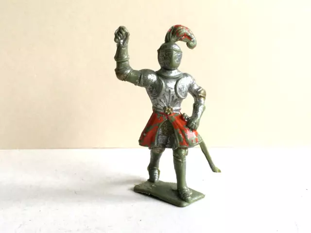 1 x CHERILEA TOYS. 1960's MEDIEVAL FOOT KNIGHT. 60mm PLASTIC SOLDIER to clear