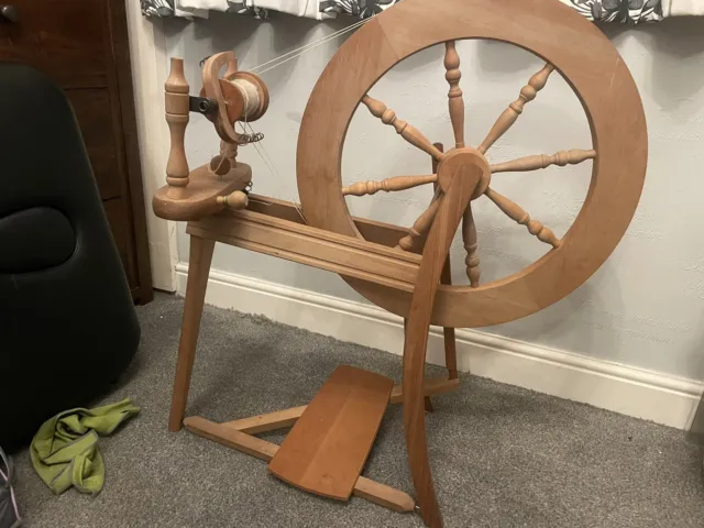 Antique Saxony Style Single Foot Treadle Spinning Wheel W/ Original Bobbin