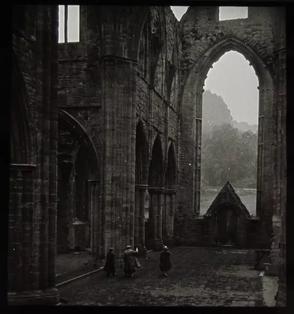 Glass Magic Lantern Slide VISITORS AT TINTERN ABBEY C1930 OLD HISTORIC PHOTO
