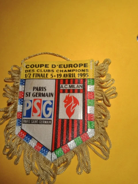 Fanion Vintage CD San Cugat - Club De Foot Espagnol - Saison 1976