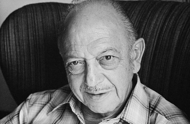 American Voice Actor And Comedian Mel Blanc 1977 Old Photo 1 Eur 6 20 Picclick Fr American Voice Actor And Comedian Mel Blanc 1977 Old Photo 1 Eur 6 20 Picclick Fr
