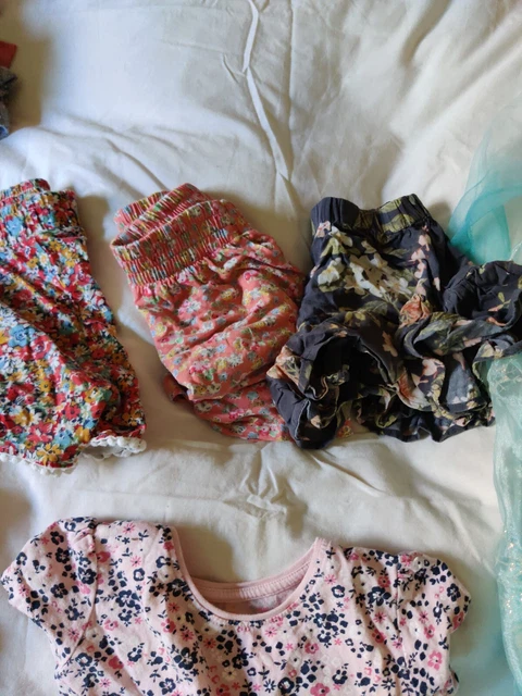 Pacchetto vestiti ragazze 14 articoli 3-4 e 7-8 anni incluso abito congelato Disney 10