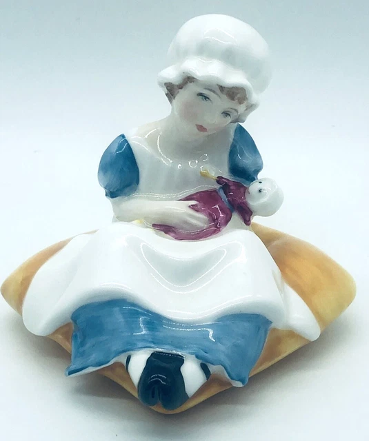 Kate Greenaway Collection Royal Doulton Figurine ELLEN HN 3020
