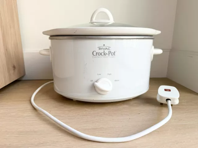 Rival Crock-Pot, Red 4-Quart Manual Slow Cooker. Model SCV401