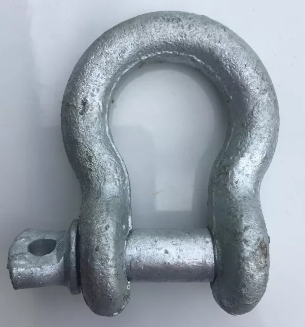 5/8" Galvanized Steel Screw Pin Anchor Bow Shackle - WLL 3 1/4 Ton