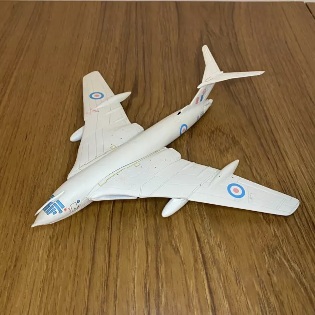 Corgi Aviation 1/144 Handley Page Victor B2 White Anti-Flash MXL158