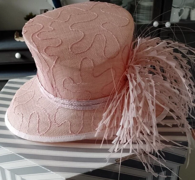 Gwyther-Snoxells cappello da sposa donna rosa sinamay ricamo piuma