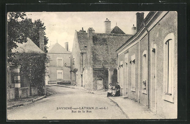 CPA Savigné-sur-Lathan, Rue de la Rue
