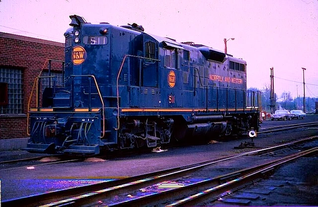 Duplicate Slide Norfolk & Western Gp-9 #511