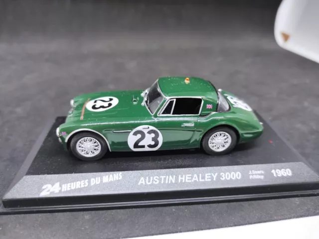 Austin Healey #23 1/43  LE MANS 1960  Riley IXO Altaya sur socle