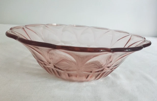 Coupe à fruit en verre soufflé et taillé à la main