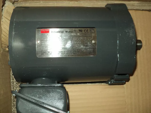 Dayton 4Thu2  Motor 1 1/2 Hp , 208-230/460 , 3460 Rpm ,  G Purpose , 143Tc Frame