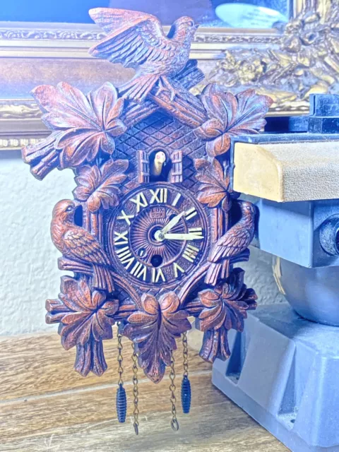 LUX Animated Bobbing Bird Cuckoo Wall Clock Runs Well, Oiled, Bench Test LL5104 2