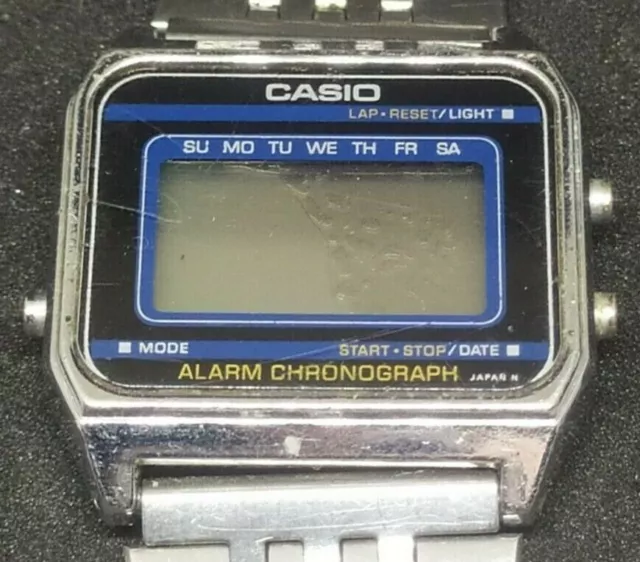 Vintage Casio 203 A-680 Digital LCD Alarm Chronograph Watch