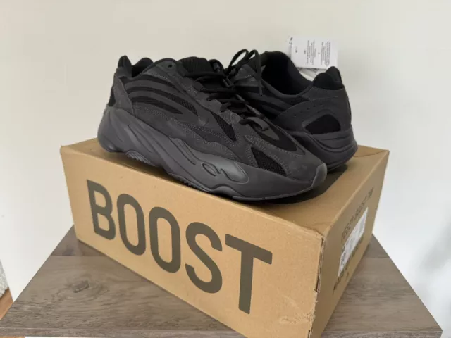 Zapatillas negras talla 10,5 Adidas Yeezy Boost 700 V2 Vanta FU6684 NUEVAS CON ETIQUETAS