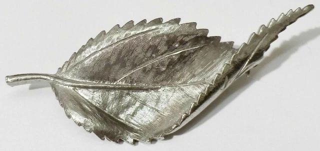 Broche Vintage Feuille Dorée à Relief Finement Strié – Collection 1888, Or, état Impeccable – Bijou Ancien Sans Marque