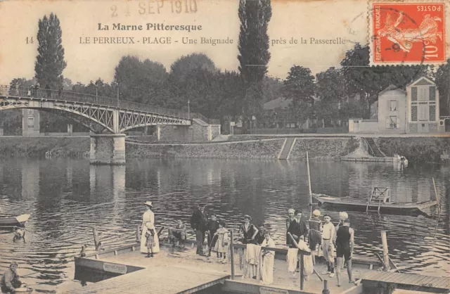 Cpa 94 Le Perreux Beach / A Bath Near The Footbridge