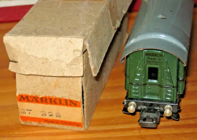 Märklin 328 Gepäckwagen mit Leerkarton Rarität selten sehr gut