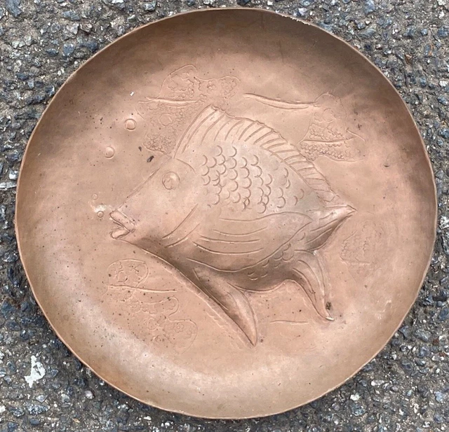 Vintage Hand Beaten Copper Fish Decorated Dish Newlyn Approx 17cm Diameter