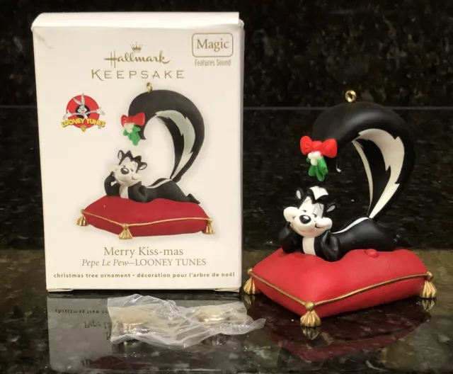 2012 Hallmark LOONEY TUNES Pepe Le Pew MERRY KISS-MAS Ornament Sound TESTED