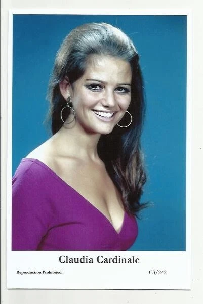 (Bx31) Claudia Cardinale Swiftsure Photo Postcard (C3/242) Filmstar Pin Up
