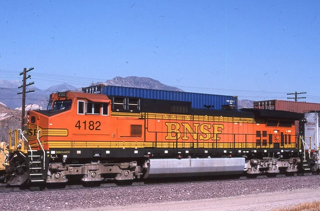 ORIGINAL TRAIN SLIDE BNSF C44-9W #4182 07/04/2004 Cajon Siding CA #14 £ ...