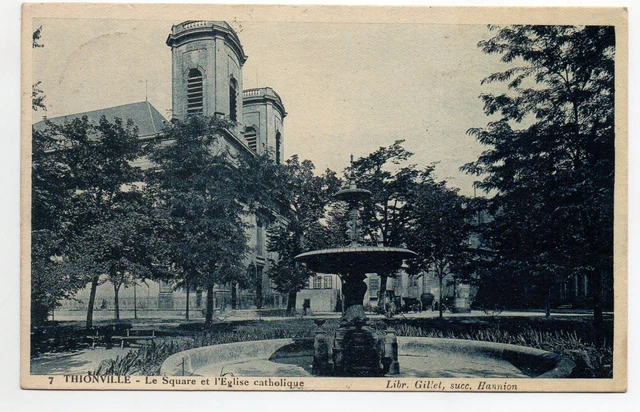 THIONVILLE - Moselle - CPA 57 - le square et l' église