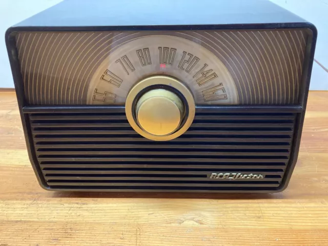 Vintage Tube RCA Radio 1-X-51 Working...... Listen to Video....