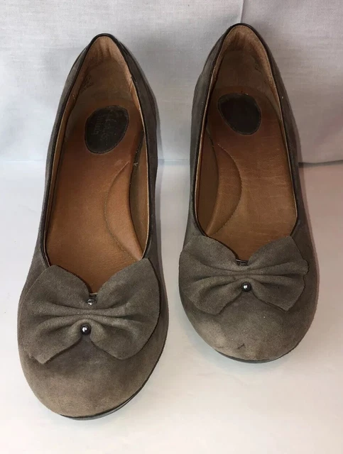 Clarks Artisan Womens Chestnut Suede Comfort Heels Size 9M Pre Owned Condition