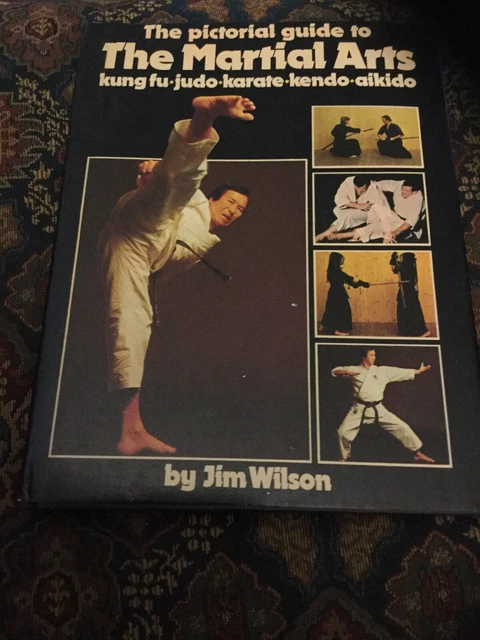 Pictorial Guide to the Martial Arts ("Golden Hands")