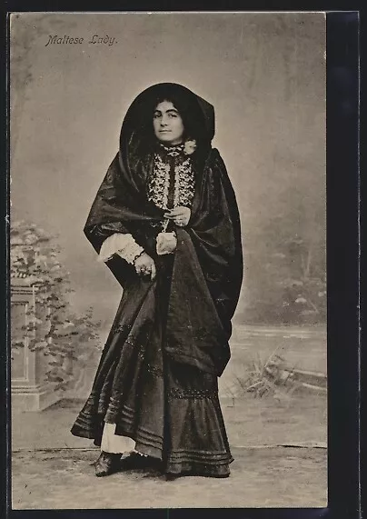 Ansichtskarte Maltese Lady, Frau aus Malta in Tracht