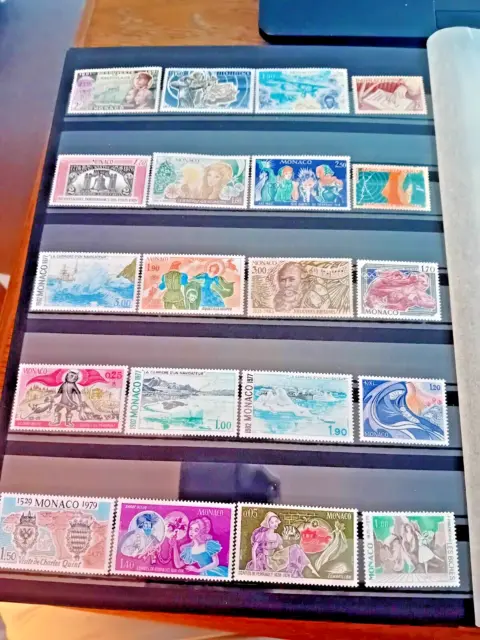 Lot de 20 timbres Monaco (Lot 38) - Non oblitérés mais sans gomme Etat Correct