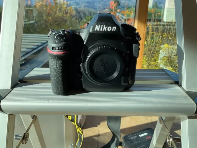 Nikon D850 45.7 MP Digital SLR Camera - Black (Body Only). Low shutter count