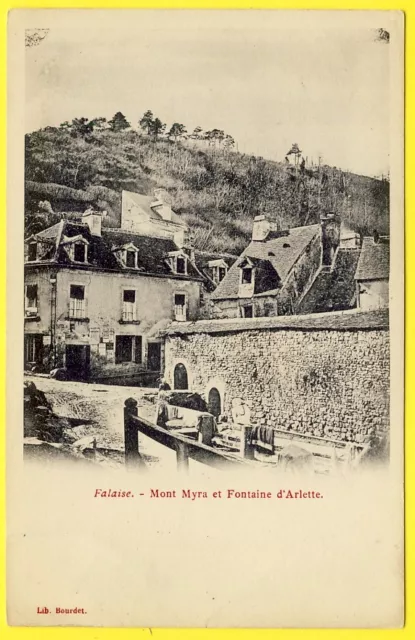 cpa Normandie Dos 1900 - FALAISE (Calvados) MONT MYRRHA et FONTAINE d'ARLETTE