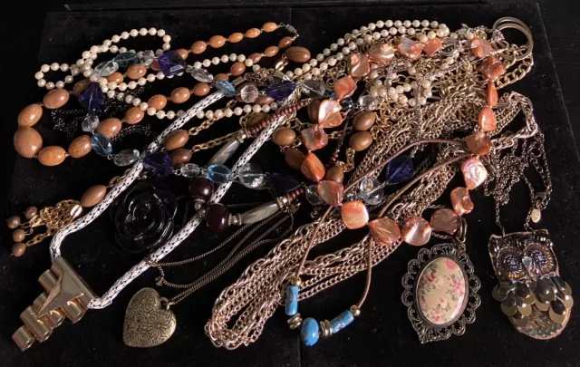 job lot costume jewellery used Nice Mix Necklaces Beads Wear Sell Craft