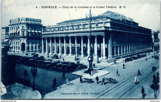33 BORDEAUX - Place de la comedie et le grand theatre PAST/1689