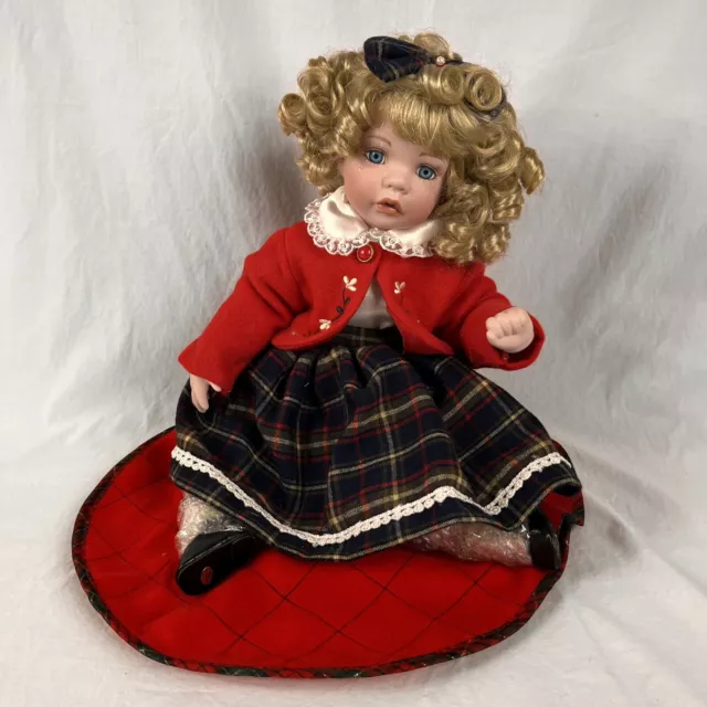 Sweet Christmas Doll From The Heritage Signature Collection 11” Sitting (173)