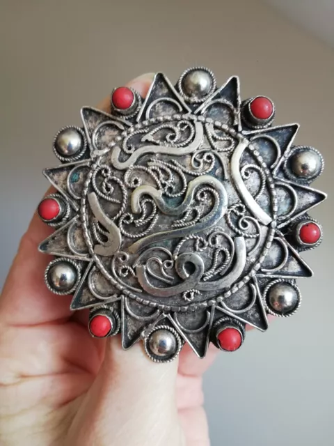 Très Belle broche pendentif berbère ancienne en argent et corail