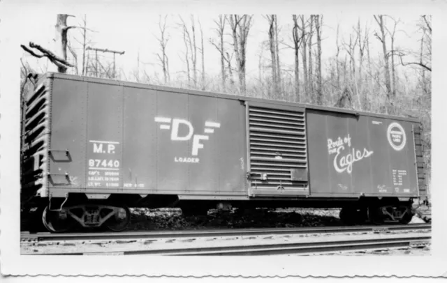 2E313 RP 1950s MOPAC MISSOURI PACIFIC RAILROAD FREIGHT BOX CAR #87440 EASTON PA