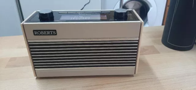 Roberts Rambler Retro Bluetooth Radio - Cream - Boxed - Mains - Instructions